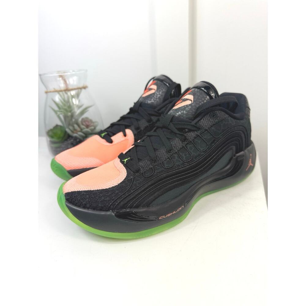 Boys/Mens NWTs Air Jordan Shoes Size 8